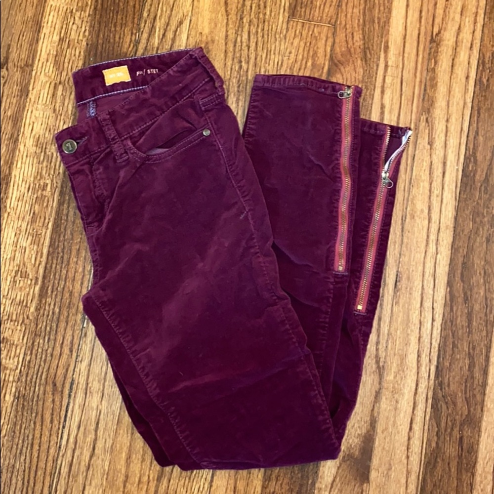 Wine / Raspberry colored corduroy pants. W 26